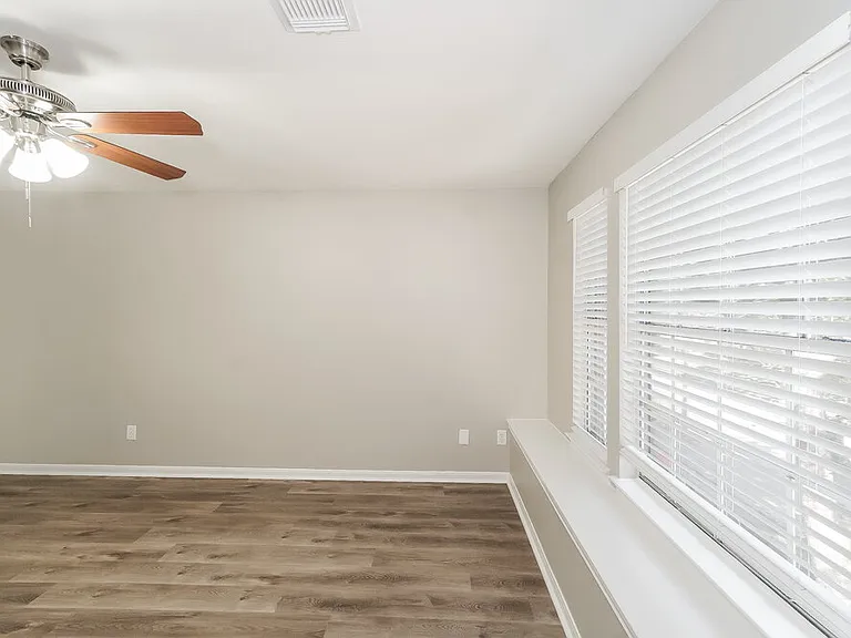 3615 Rolling Springs Ln — Photo 8