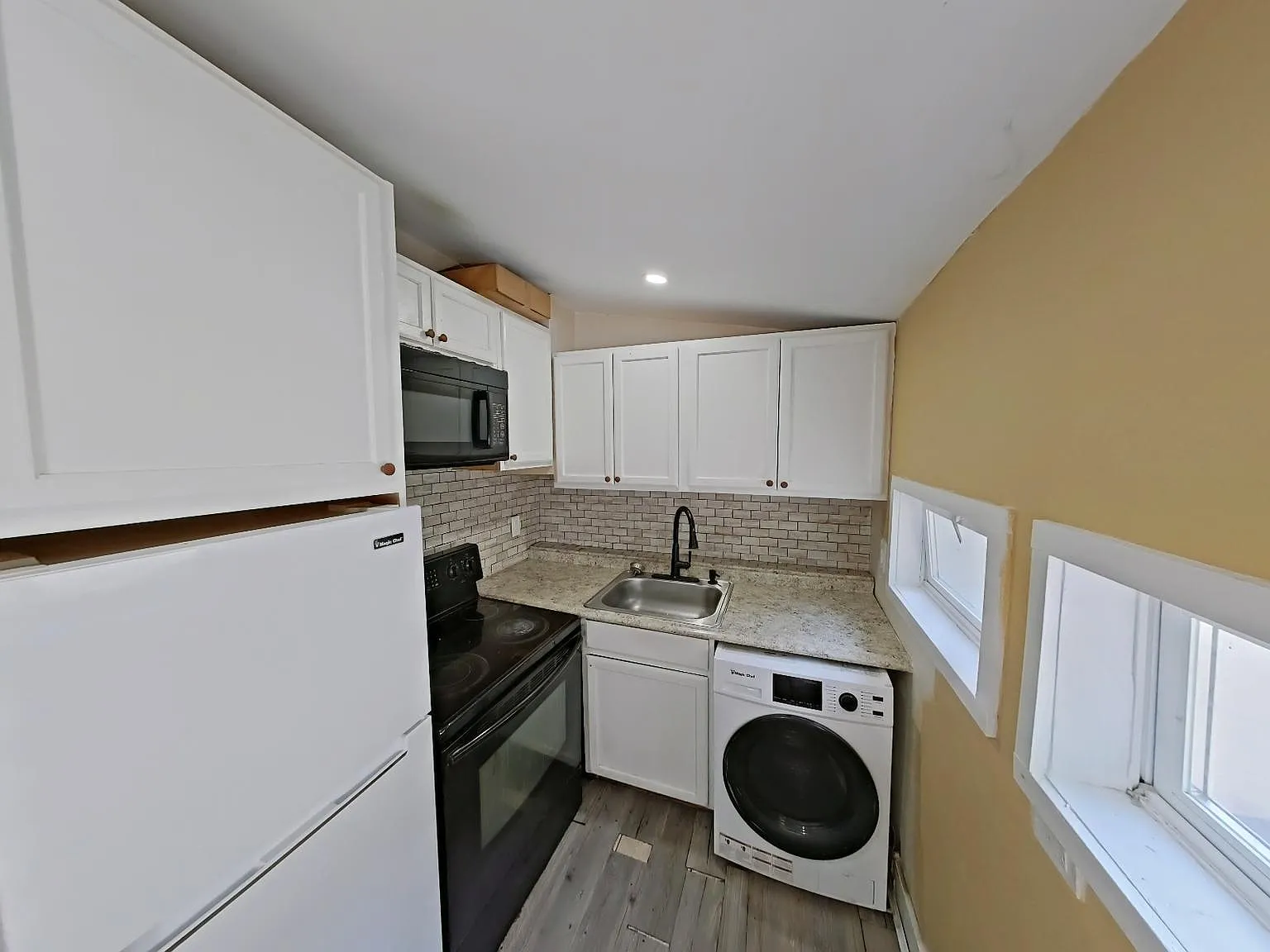 2 bed, 1348 sqft, $1,300 — Photo 3