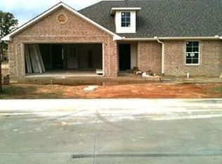 2229 Woodgrove Ln, Longview, TX 75605