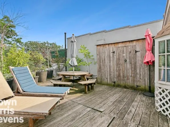 863 Riverside Drive image 17 of 21