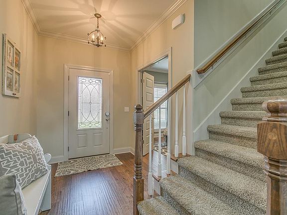 2nd image of 1204 Stockwell Dr