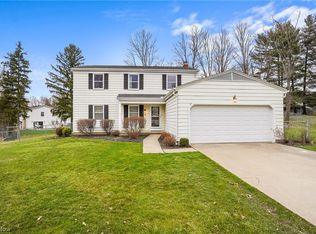 578 Sun Valley Dr, Akron, OH