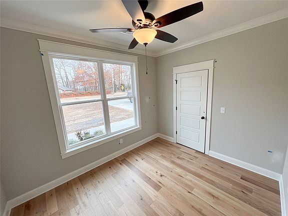 3rd image of 35 Cullen Hills Dr