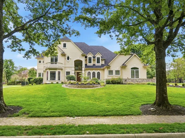 8623 Old Stone Ct, Cincinnati, OH 45249
