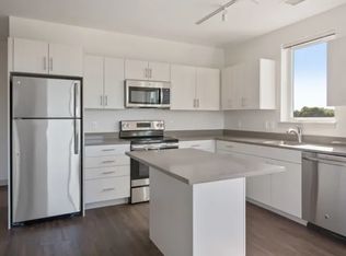 480 Rantoul St #109, Beverly, MA 01915