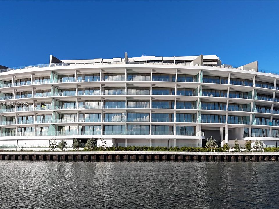 1st image of 5 Grove Isle Dr #S502