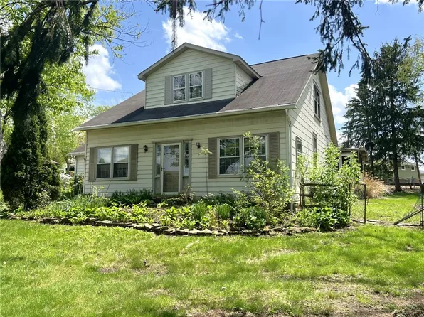 160 Arnold Palmer Dr, Latrobe, PA 15650