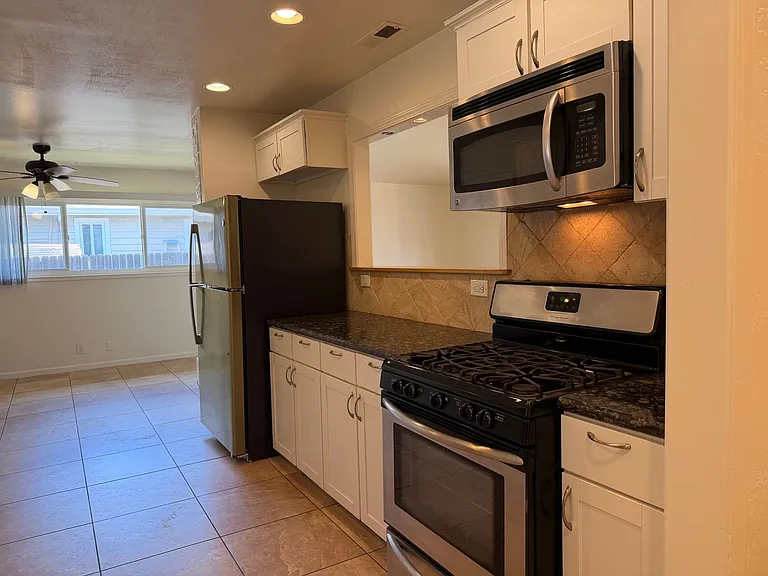 10495 Malaga Way — Photo 31