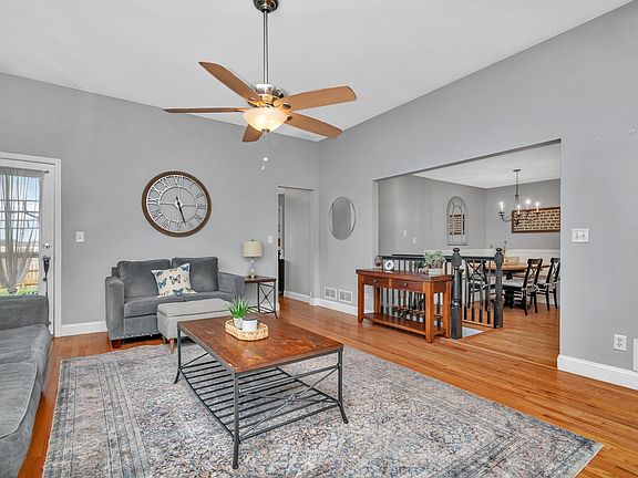 5th image of 506 Flanagan Dr Unit A