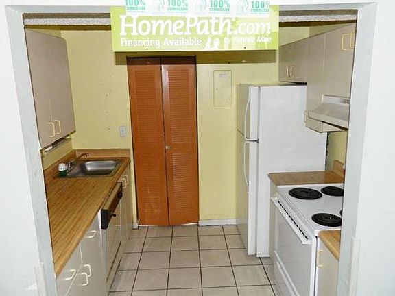 4th image of 576 NW 114th Ave APT 103