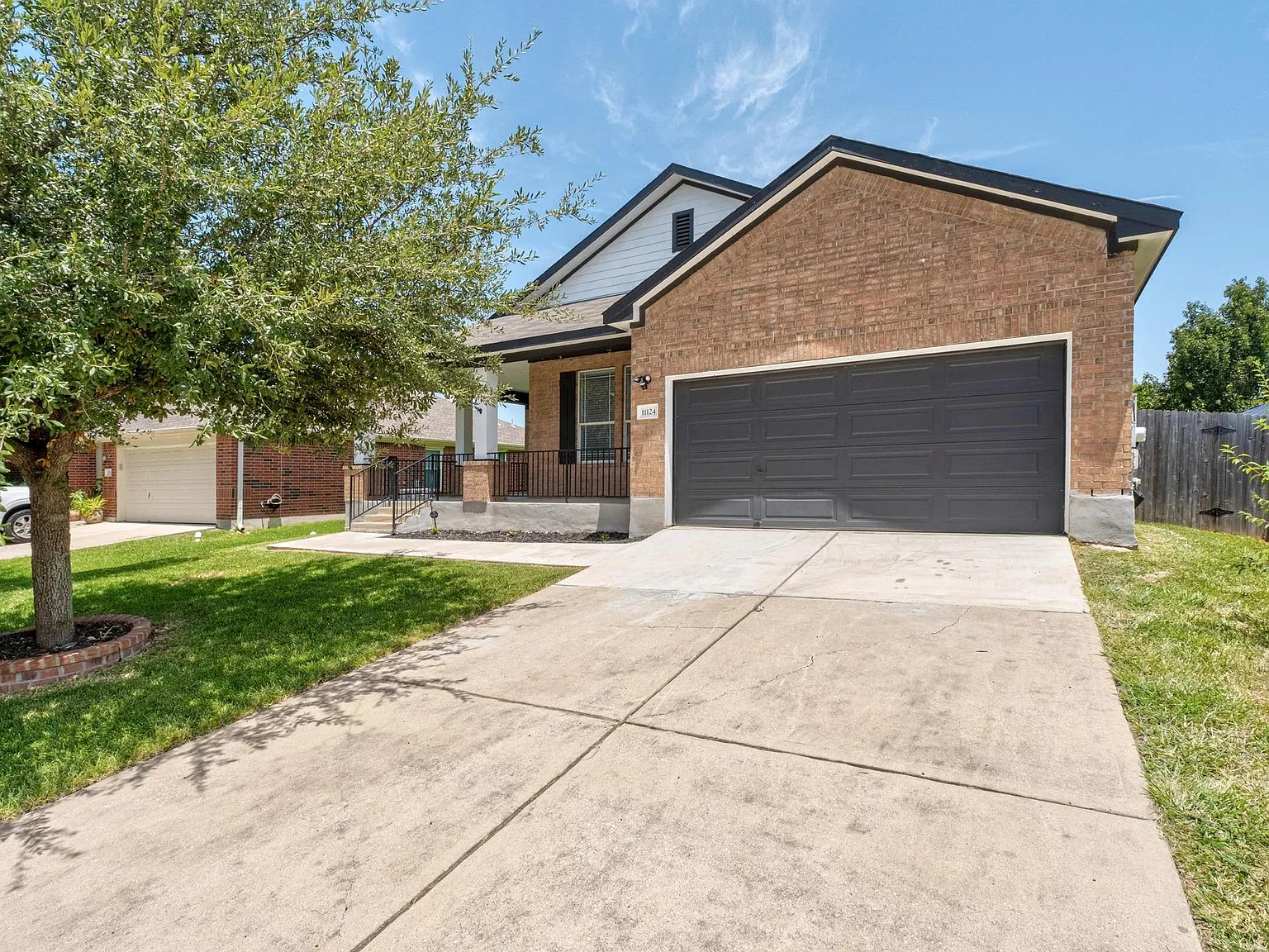 3 bed, 2.0 bath, 1731 sqft, $1,925 — Photo 3