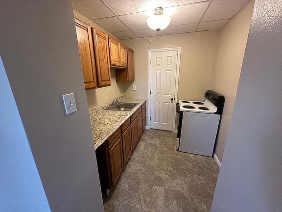 3rd image of 31 S Lake Ave APT 4