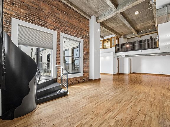 3rd image of 915 Franklin St Unit 9L