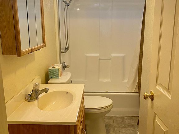 5th image of 565 Woodland Dr