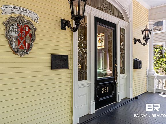 4th image of 251 S Georgia Ave