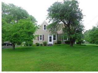 377 Dogwood Rd, Orange, CT 06477