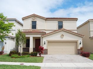 717 NE 193rd Ter #717, Miami, FL 33179