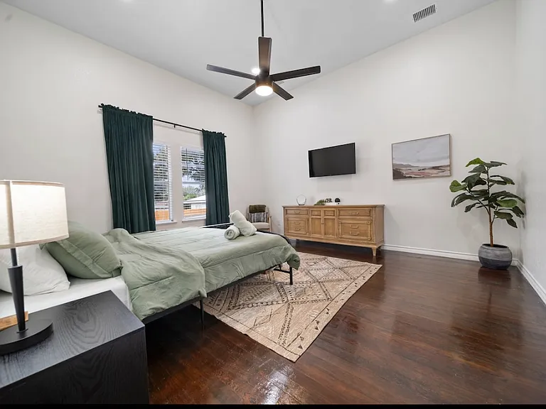 322 Andrews St #B — Photo 3