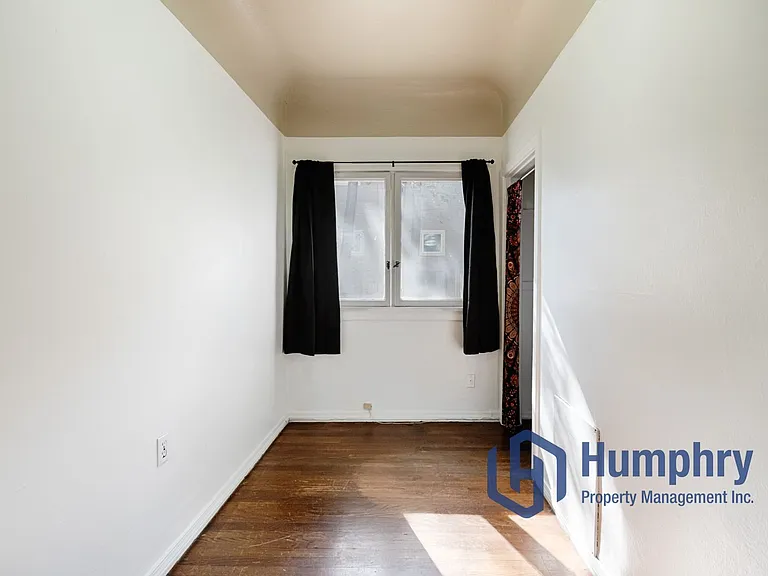2111 N 34th St — Photo 11