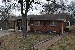 2nd image of 302 Lakewood Dr