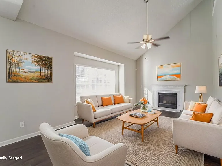 2700 Hampton View Ct — Photo 5