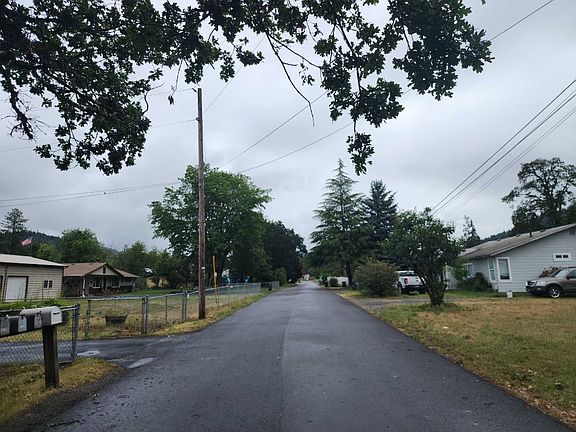 5th image of 47586 Riverview St