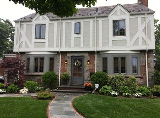 24 Bourndale Rd S, Manhasset, NY 11030