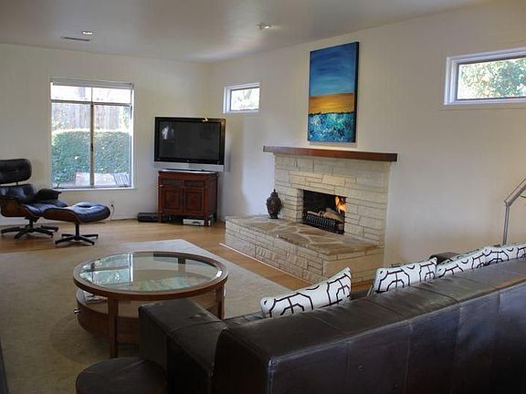 2nd image of 596 Buena Loma St