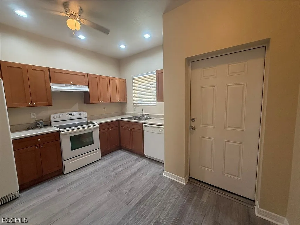2 bed, 2.0 bath, 1142 sqft, $1,450 — Photo 4