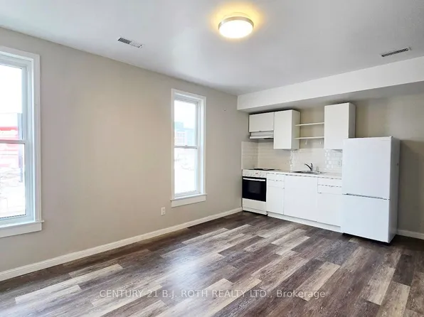 44 Front St S #4, Orillia, ON L3V 4S3