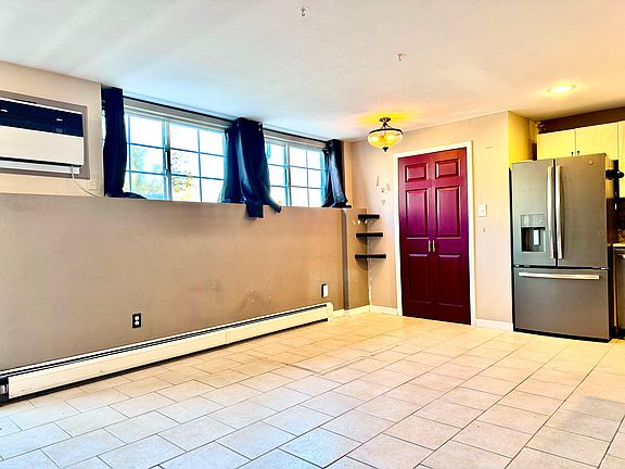 5th image of 20 Santa Monica Ln Floor Basement