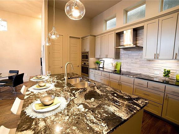 5th image of 13520 Galleria Cir