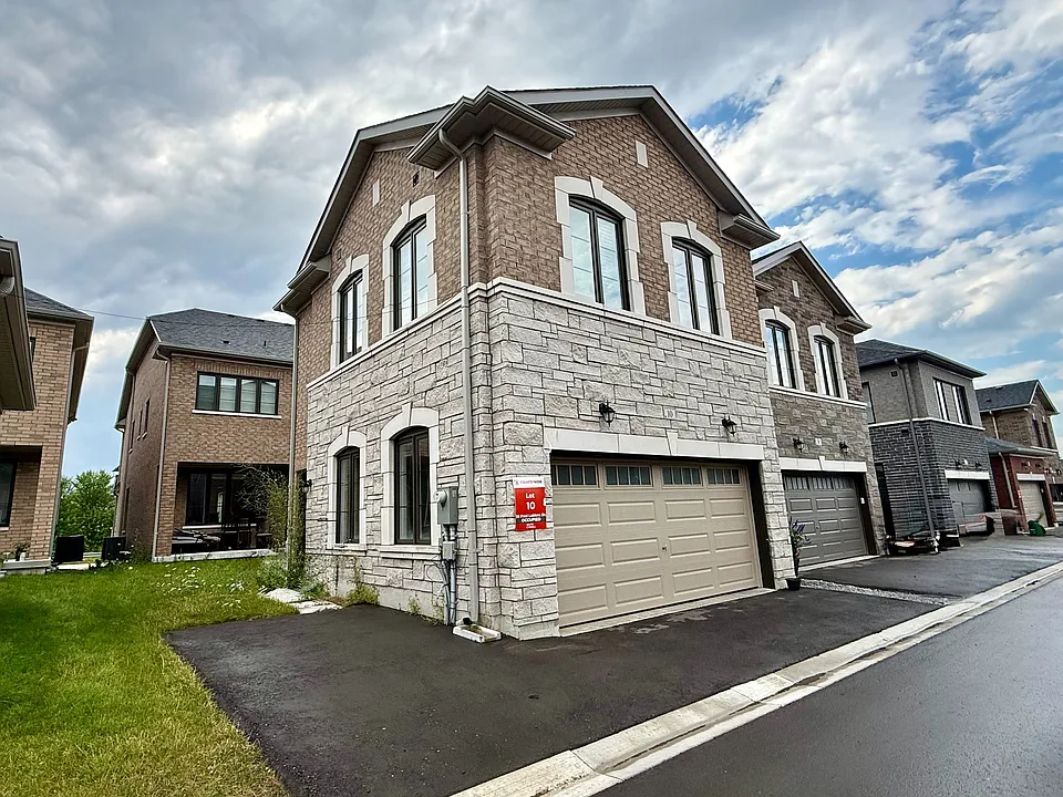 10 Fred Lablanc Dr #COACH HSE