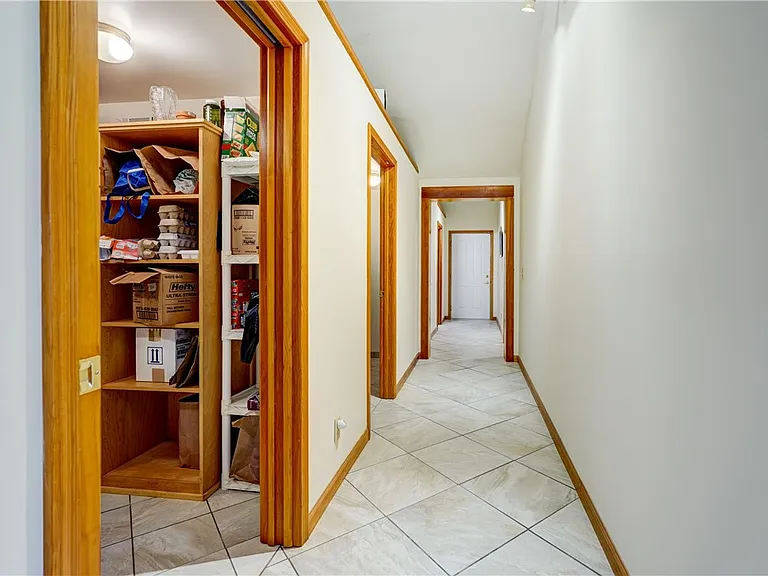 2654 Whalen Rd — Photo 35