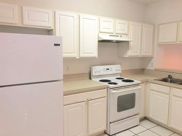 8073 Pacific Beach Dr — Photo 6