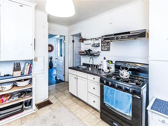 5th image of 361 Hillview Ave