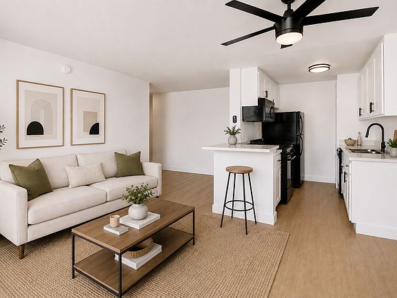 4th image of 5919 Reseda Blvd #37