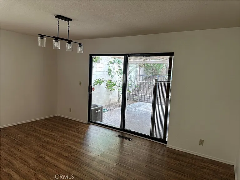 22518 Avenue San Luis — Photo 6