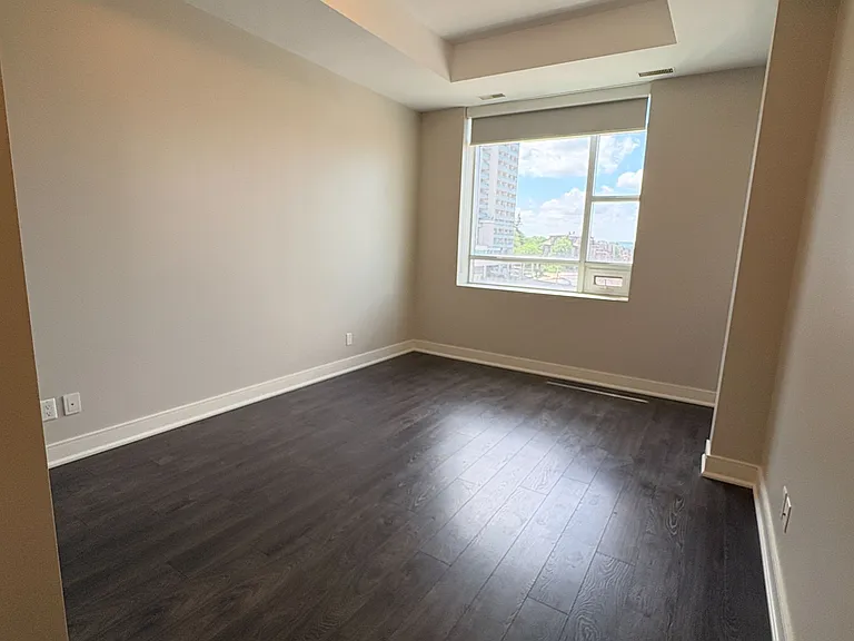 150 Main St W #504 — Photo 26