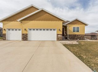 7812 W Noah Cir, Sioux Falls, SD 57106