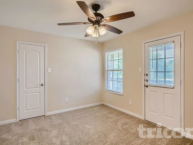 5281 Placid Dr — Photo 10