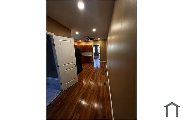 Building Photo - 2135 W Susquehanna Ave #2