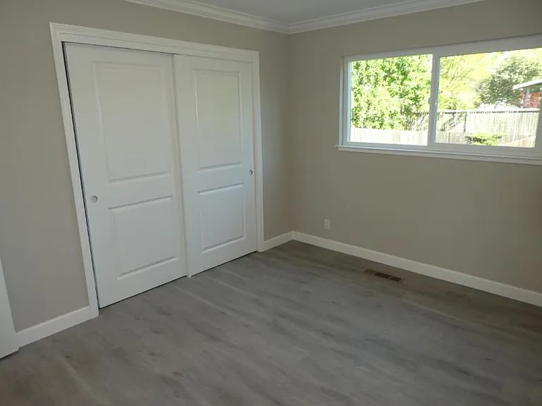 1605 Redwood Ave — Photo 15