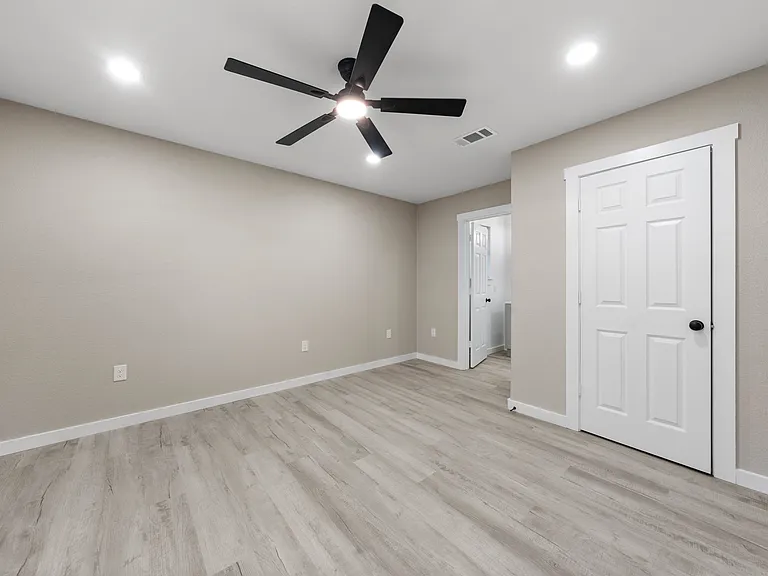 1909 Sanger Ave — Photo 14