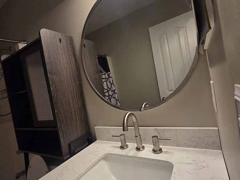 403 Judges Ct — Photo 9