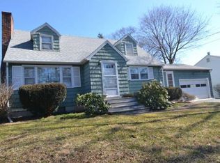 142 N Taylor Ave, Norwalk, CT 06854