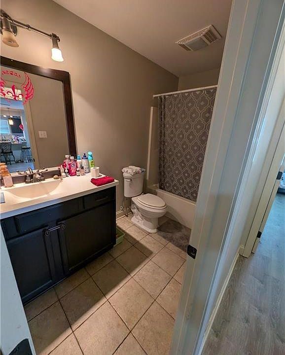 1st image of 3525 Charles Dr