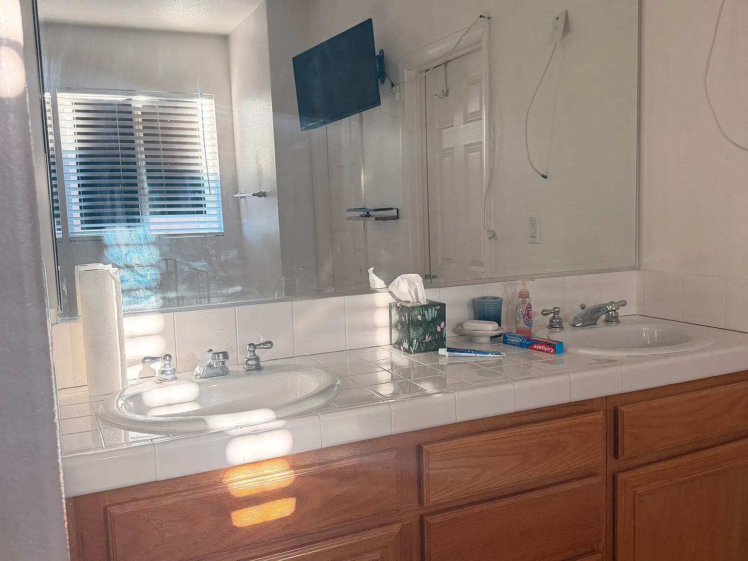 4 bed, 2257 sqft, $3,200 — Photo 3