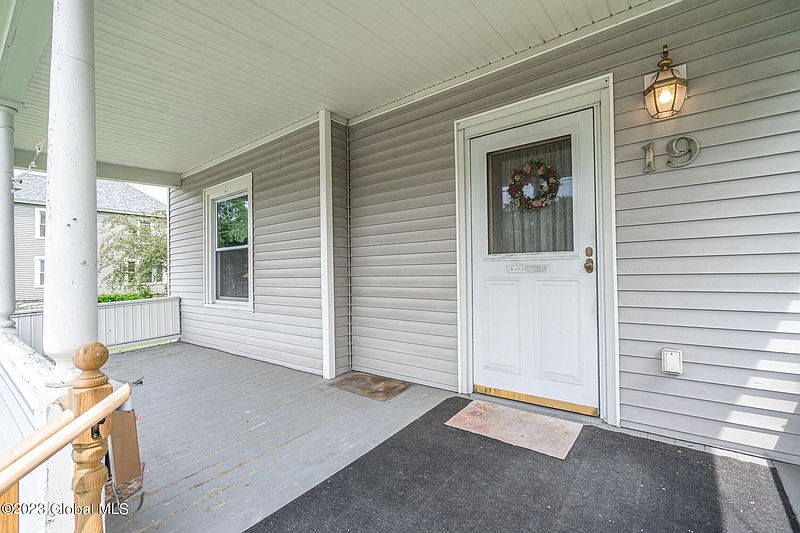 5th image of 19 Sagamore Street