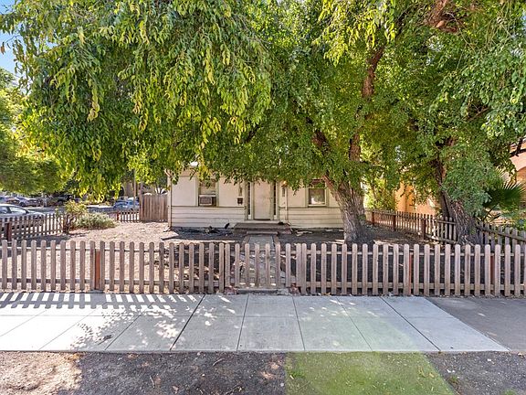 2nd image of 1004 Vermont St